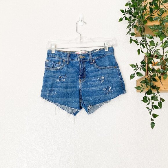 🦋 LEVI'S Distressed Denim Cutoff Jeans Size 26 - Picture 1 of 3
